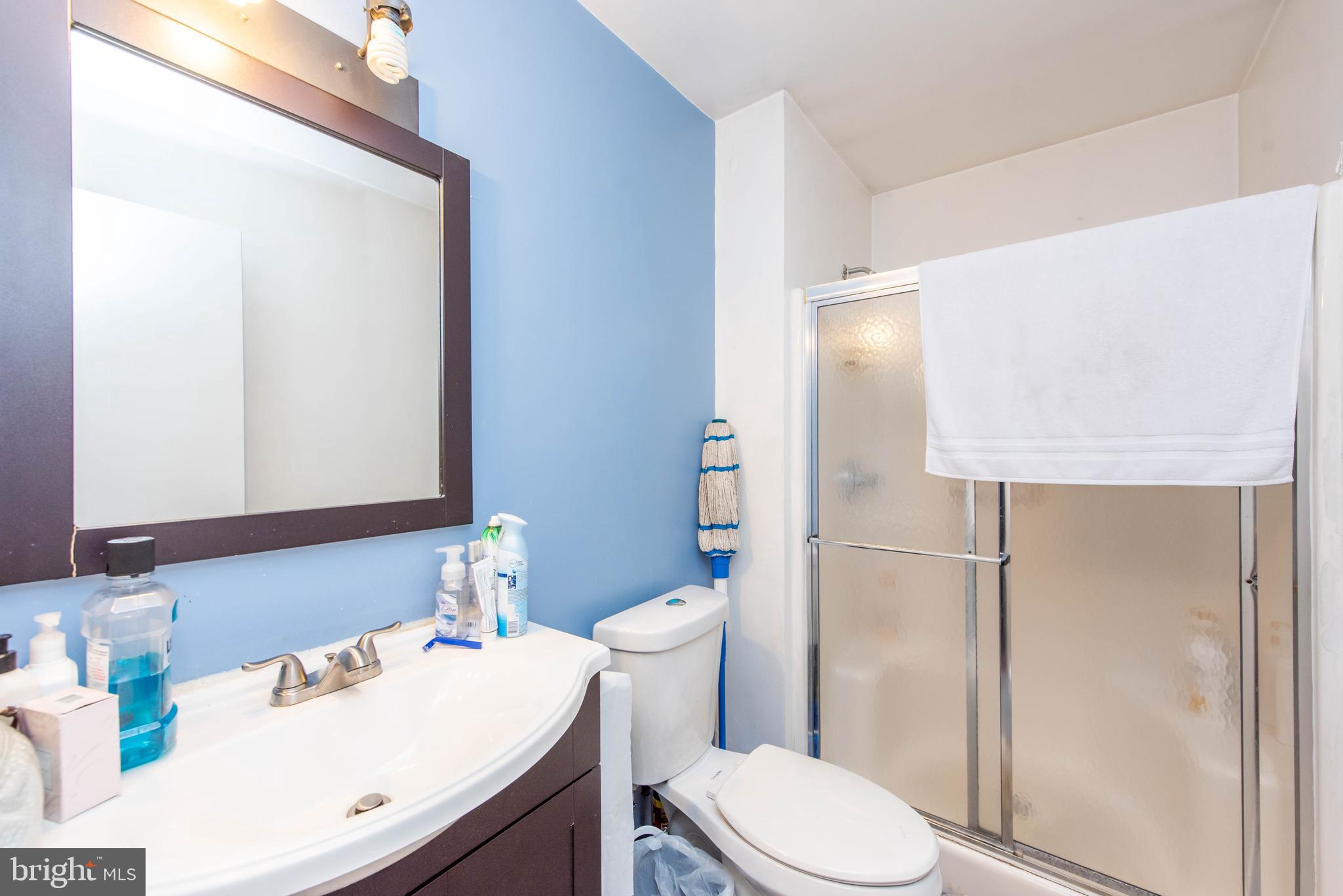 9811 Ridge Street Lanham, MD 20706 - Photo 16 of 34 Full bathroom 1