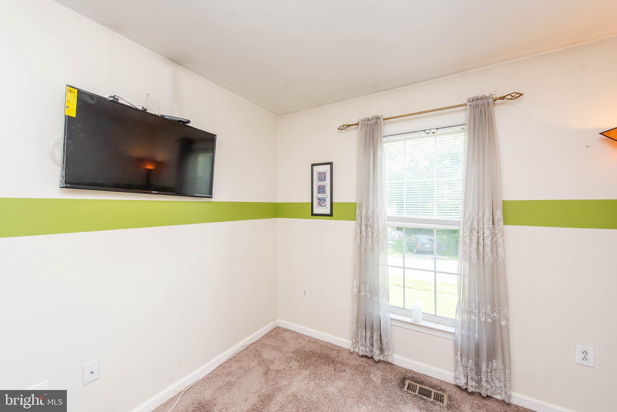 9811 Ridge Street Lanham, MD 20706 - Photo 19 of 34 Bedroom 2