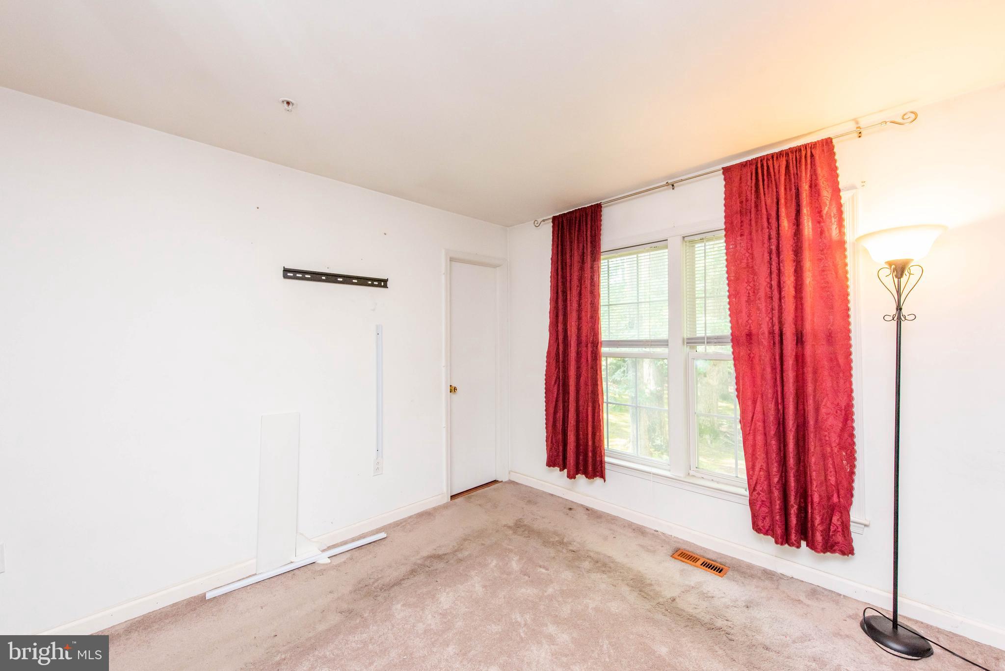 9811 Ridge Street Lanham, MD 20706 - Photo 21 of 34 Bedroom 3