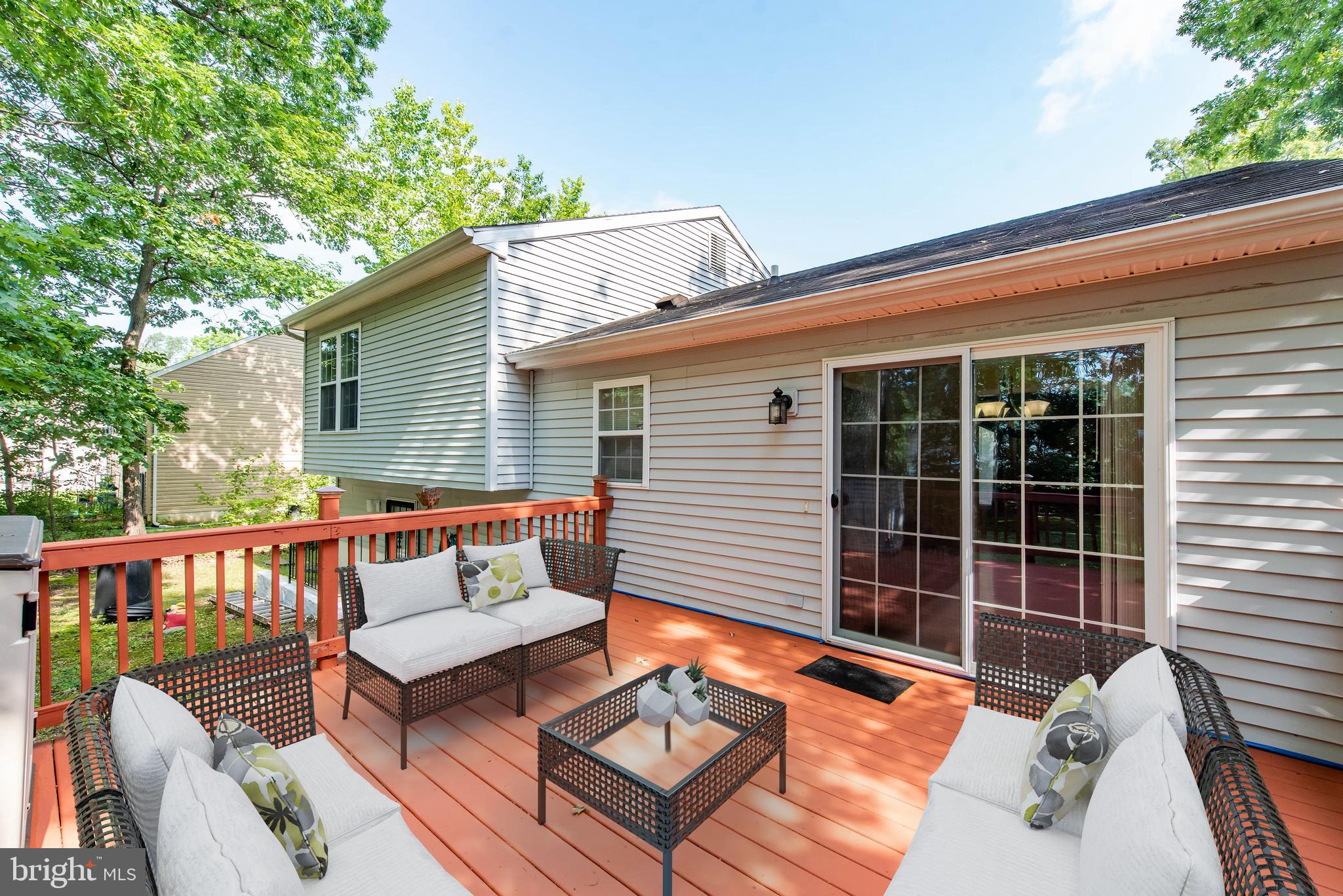 9811 Ridge Street Lanham, MD 20706 - Photo 30 of 34 Rear deck