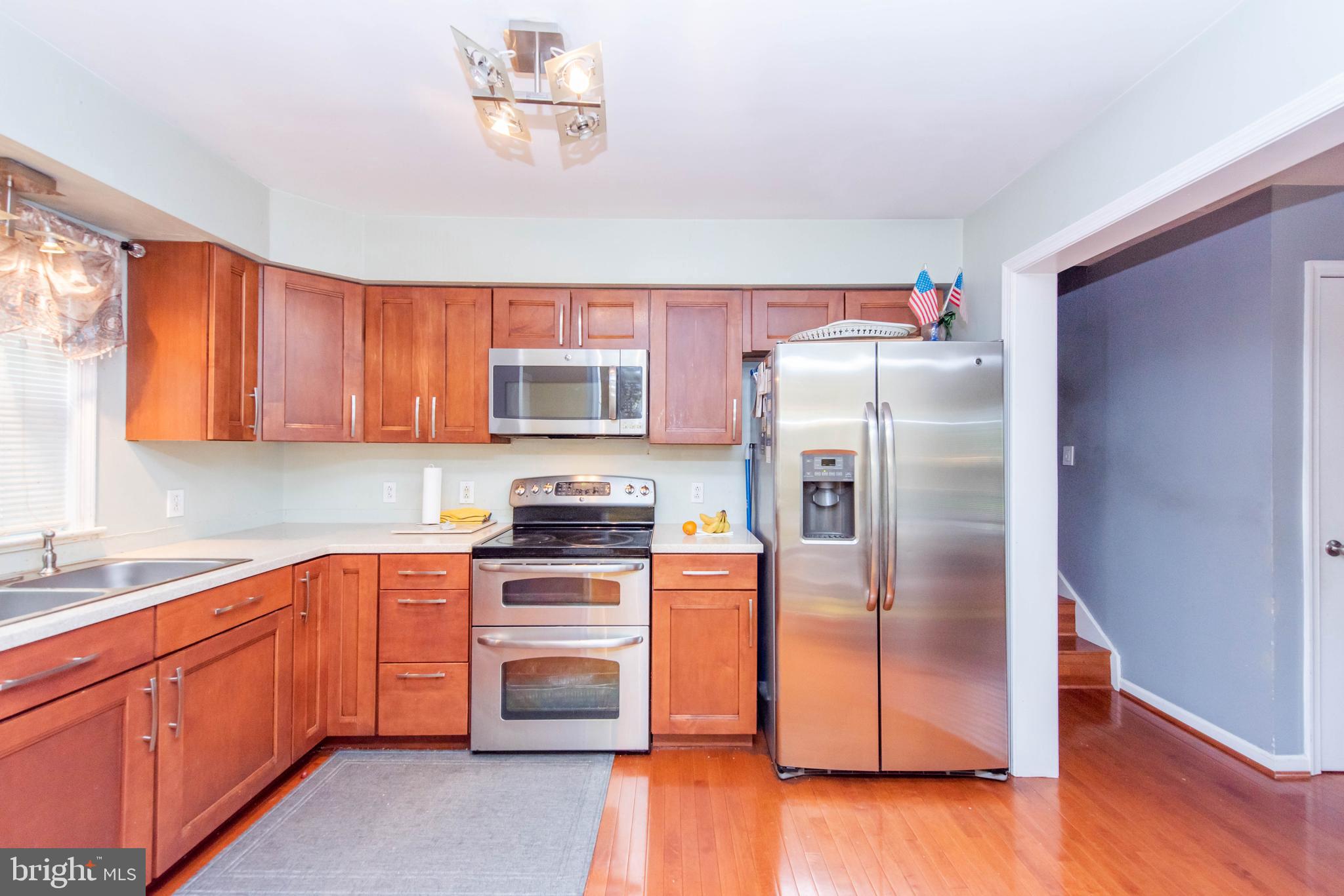 9811 Ridge Street Lanham, MD 20706 - Photo 6 of 34 Kitchen