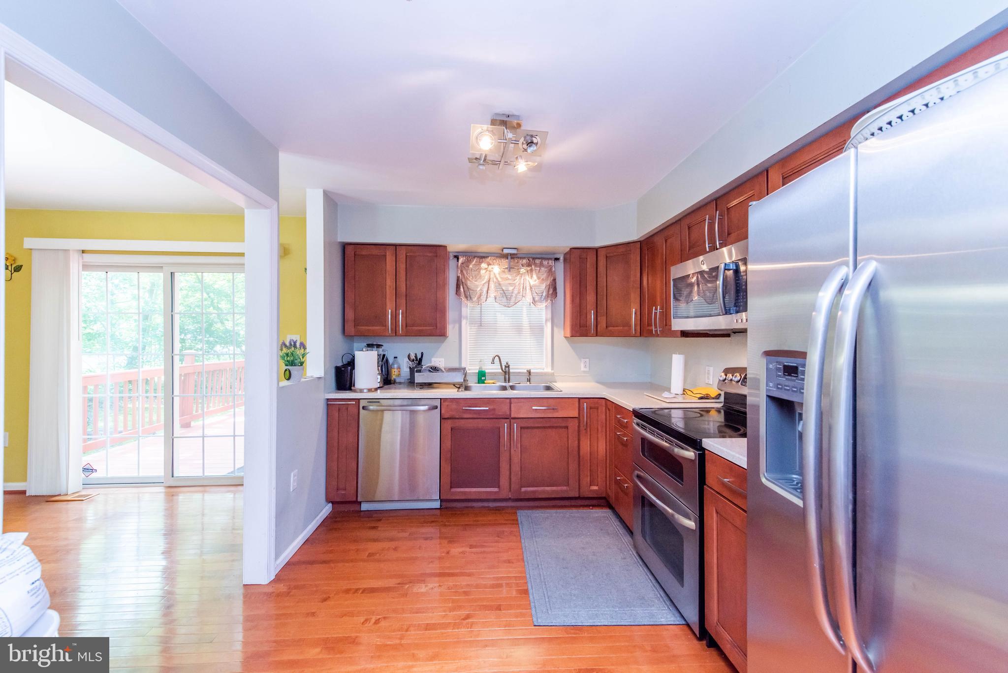 9811 Ridge Street Lanham, MD 20706 - Photo 8 of 34 Kitchen