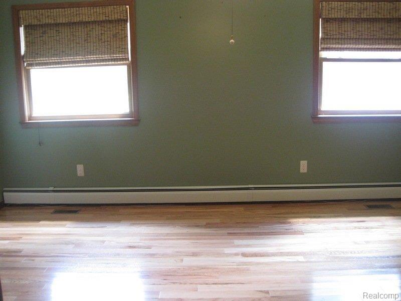 365 Reymont Road Waterford, MI 48327 - Photo 14 of 34 Master Bedroom view 2