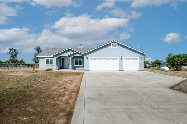 $555,500 | 20190 Del Mar Road, Madera, CA 93638