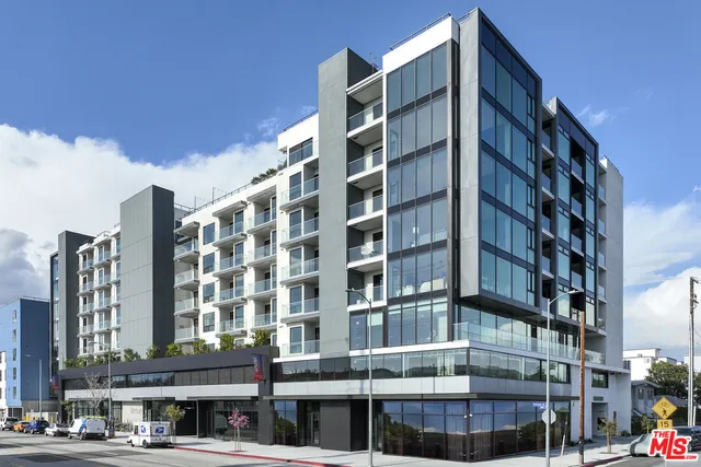 $3,395 | 3688 Overland Avenue, Unit 613, Los Angeles, CA 90034