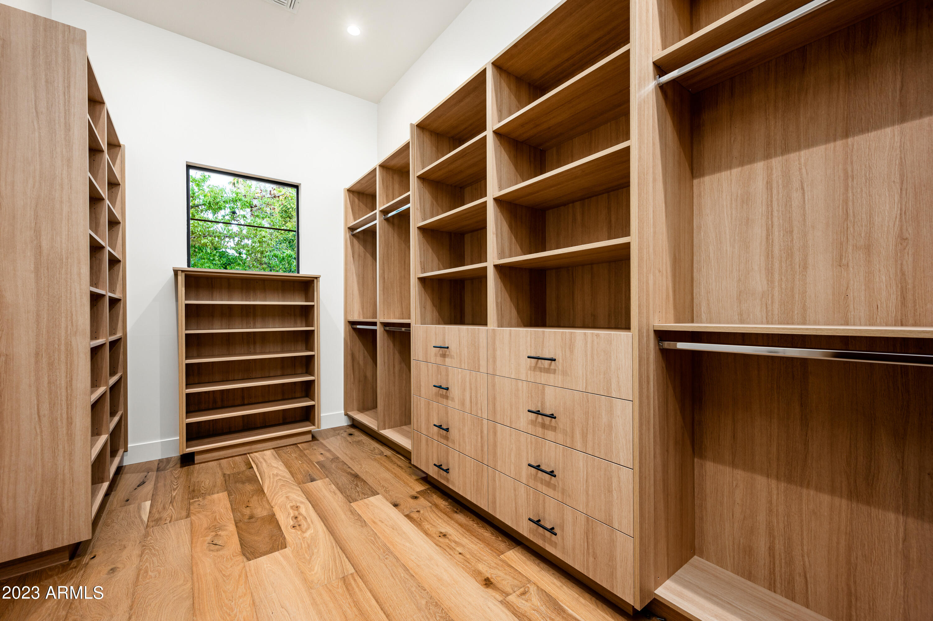 7230 North Central Avenue Phoenix, AZ 85021 - Photo 25 of 50 Primary Walkin Closet