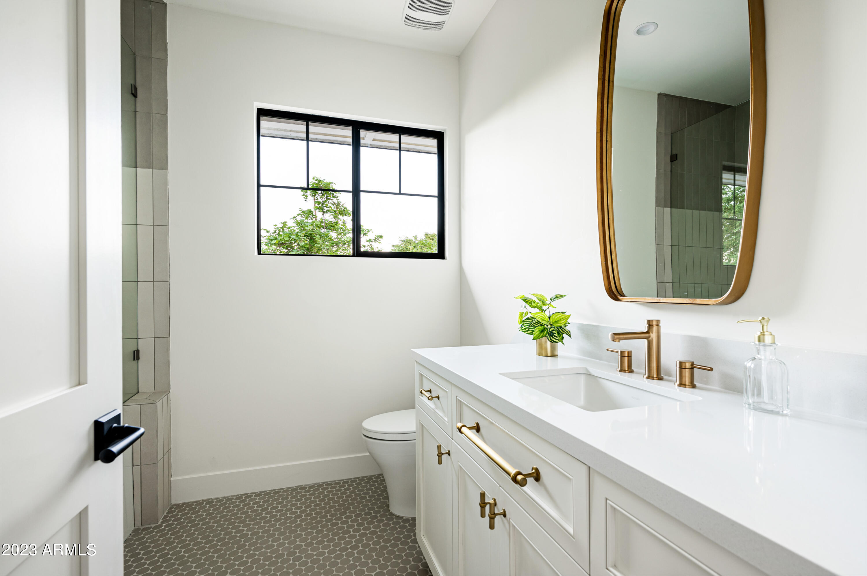 7230 North Central Avenue Phoenix, AZ 85021 - Photo 34 of 50 Bathroom 3