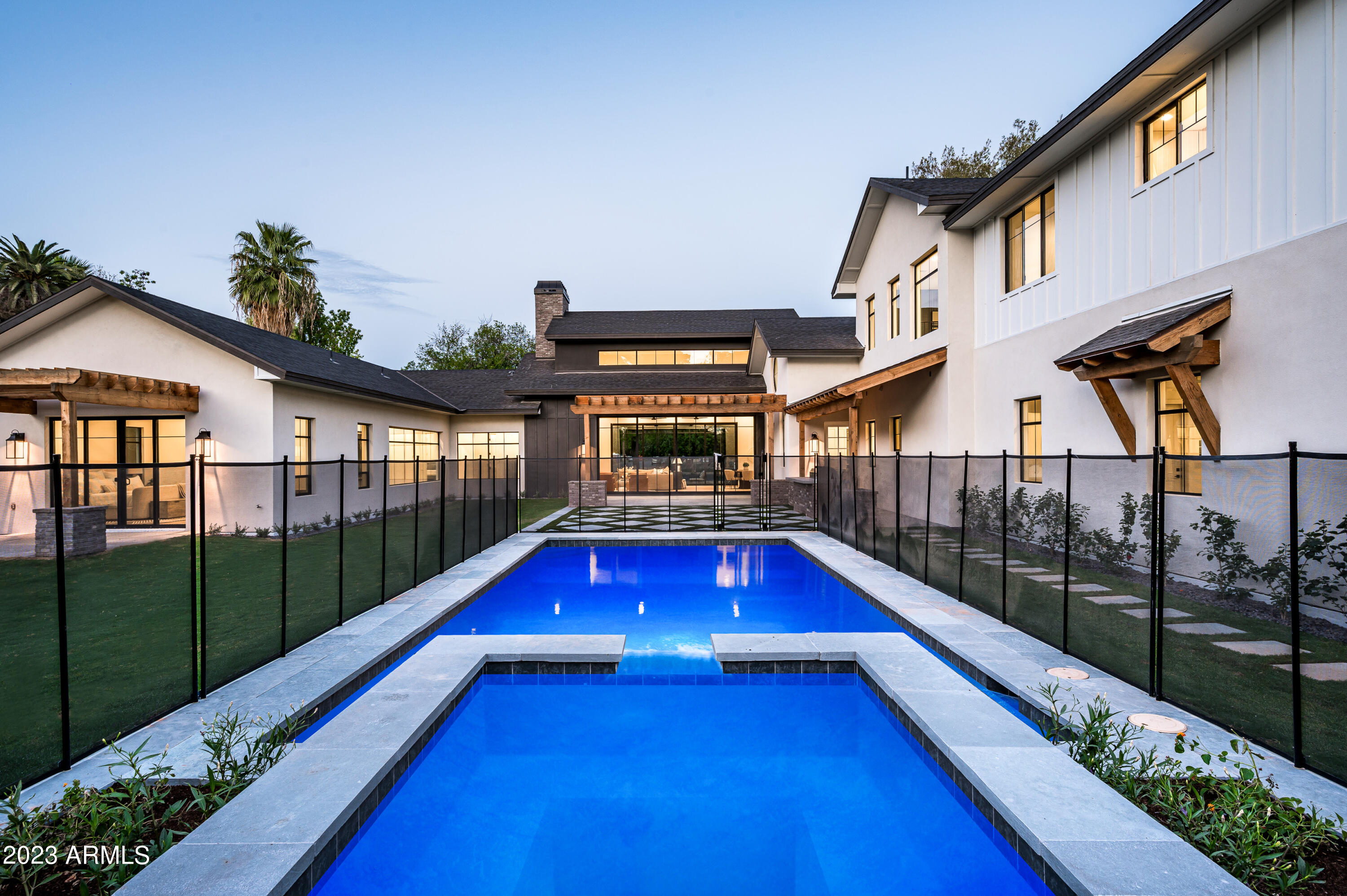 7230 North Central Avenue Phoenix, AZ 85021 - Photo 38 of 50 Pool & Spa