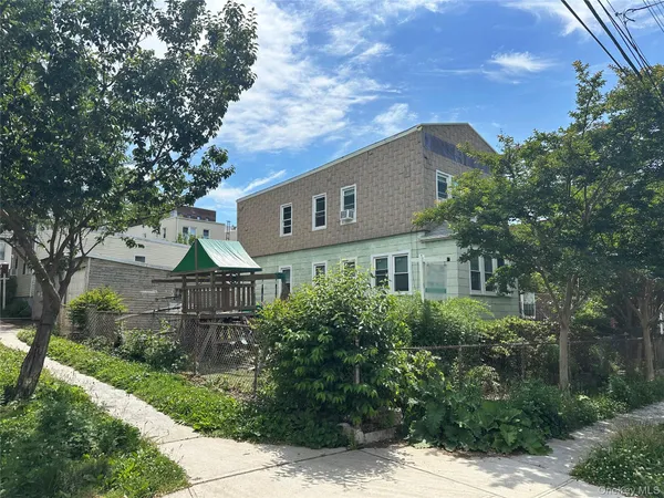$1,488,000 | 65-38 51st Road | Maspeth