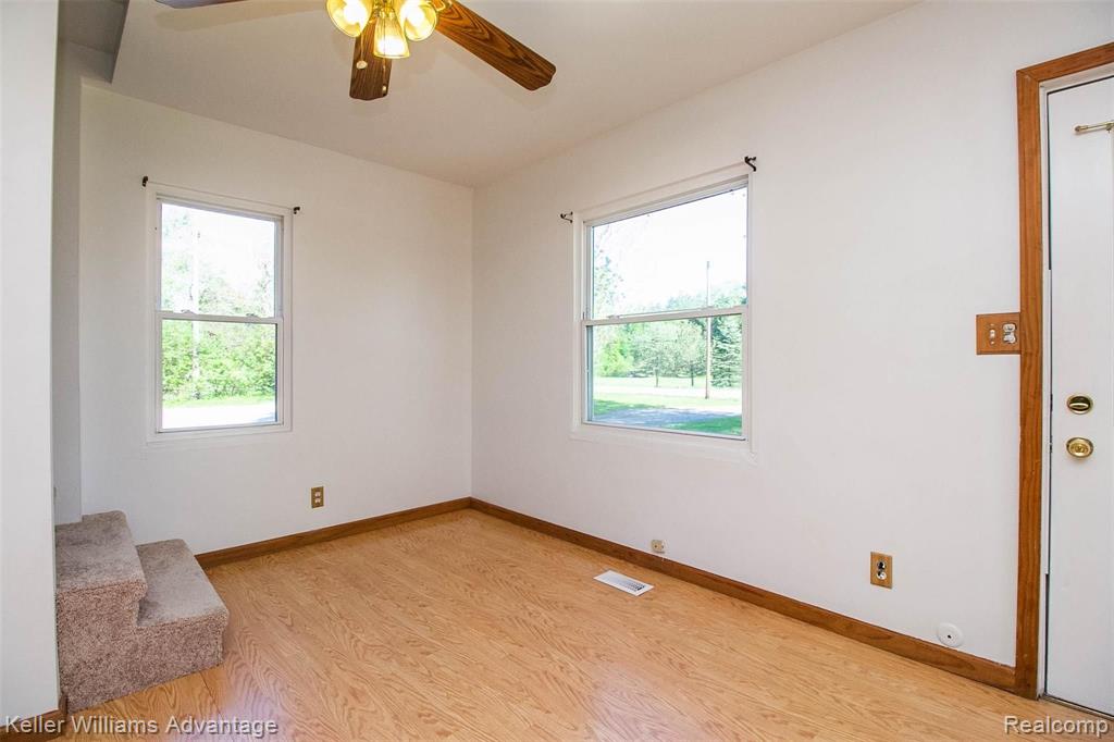 29541 King Road Romulus, MI 48174 - Photo 6 of 43