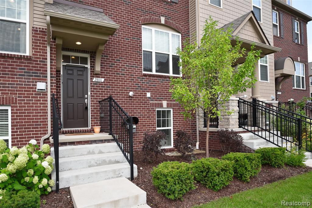 2888 Glenbar Circle Rochester, MI 48307 - Photo 4 of 38