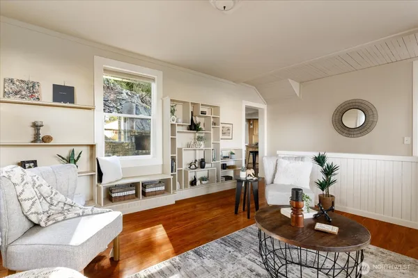 $715,000 | 220 Morris Street, La Conner, WA 98257