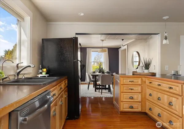 $715,000 | 220 Morris Street, La Conner, WA 98257