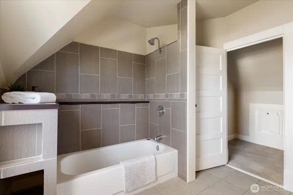 $715,000 | 220 Morris Street, La Conner, WA 98257