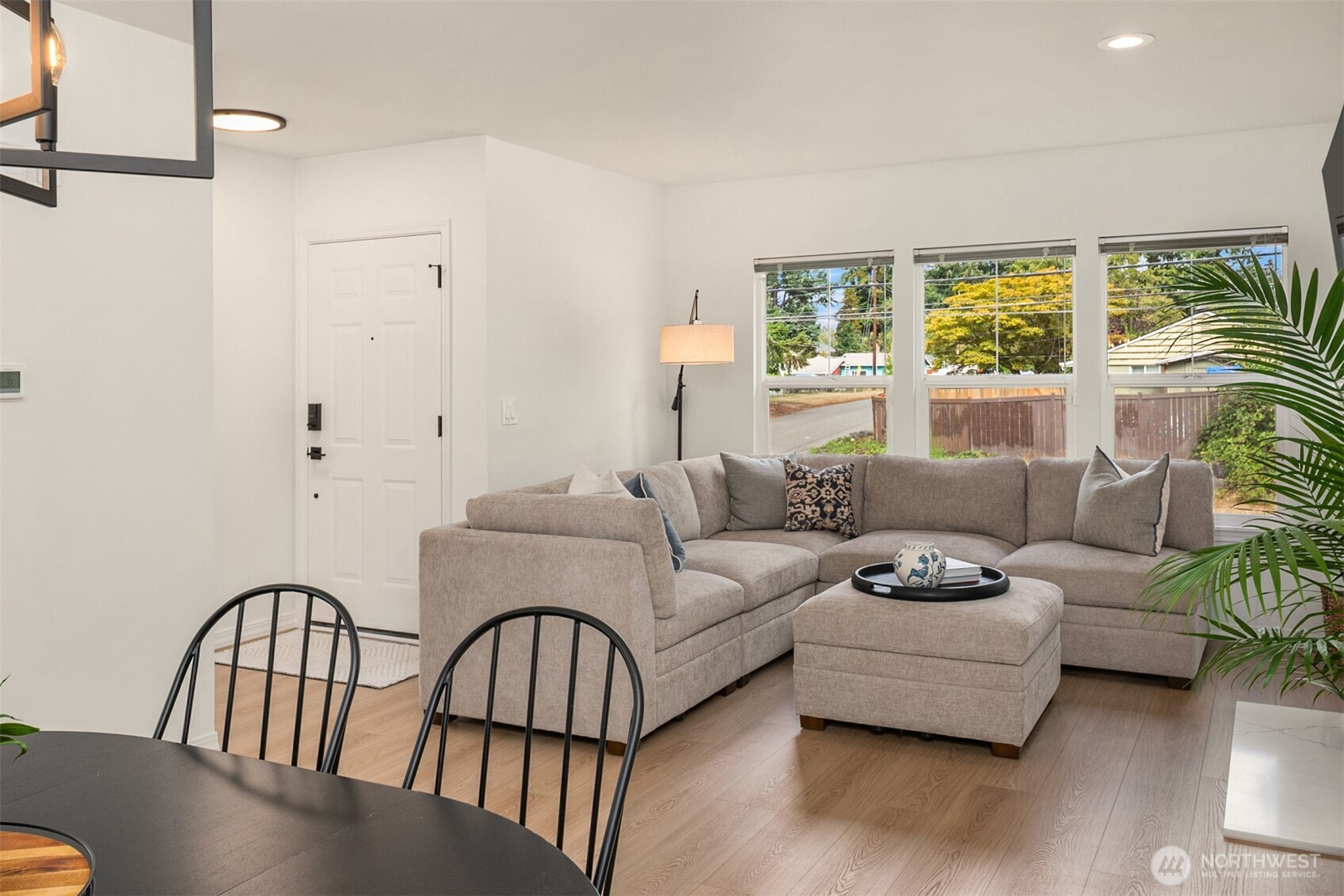 3701 Northeast 6th Street Renton, WA 98056 - Photo 3 of 26 Gallery Image 3