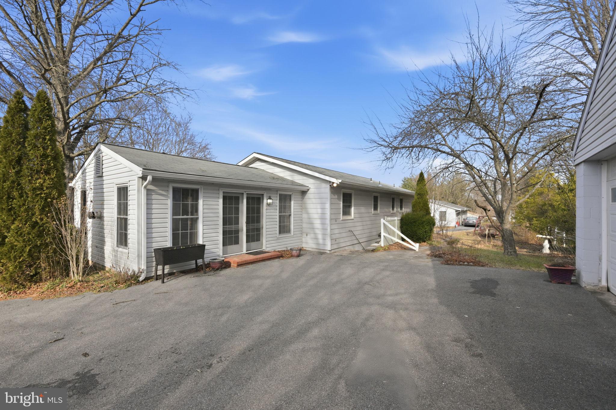 2133 Mayberry Road Westminster, MD 21158 - Photo 3 of 38