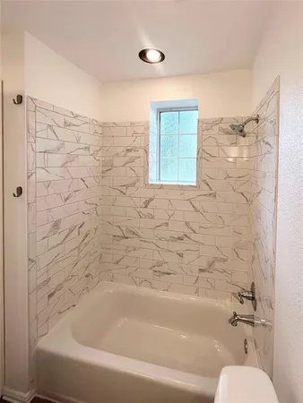 $280,000 | 921 Bradleys Bend, Tool, TX 75143