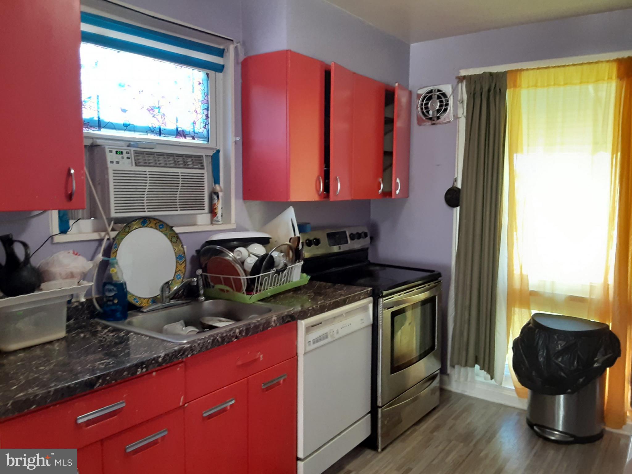 12802 Atherton Drive Silver Spring, MD 20906 - Photo 4 of 16 Main kitchen