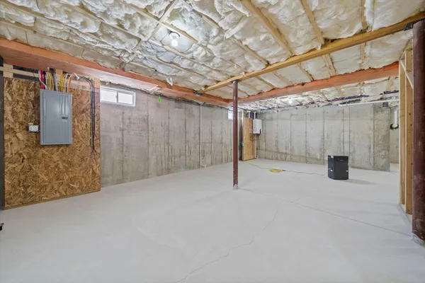 $629,900 | 6 Amanda's Way, Unit 6, Halifax, MA 02338
