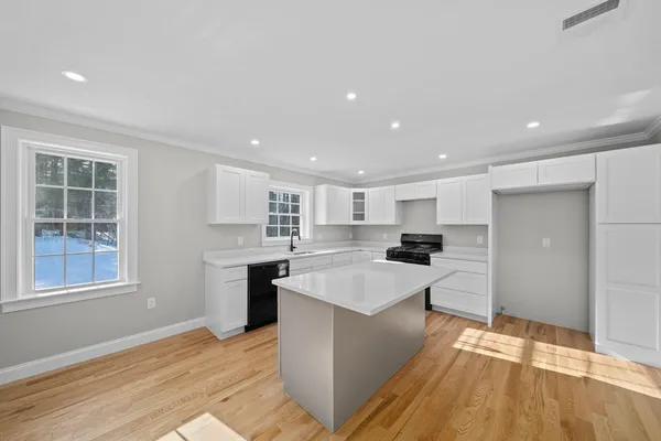 $629,900 | 6 Amanda's Way, Unit 6, Halifax, MA 02338