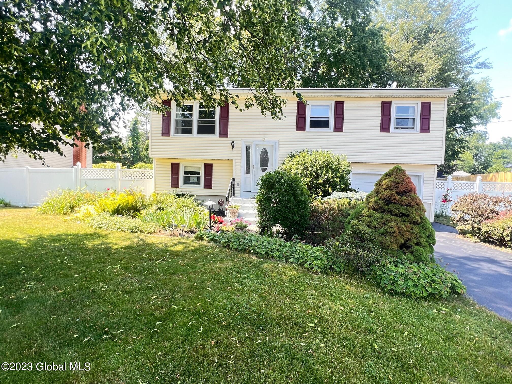 16 Space Boulevard Colonie, NY 12205 - Photo 1 of 26 IMG_1458