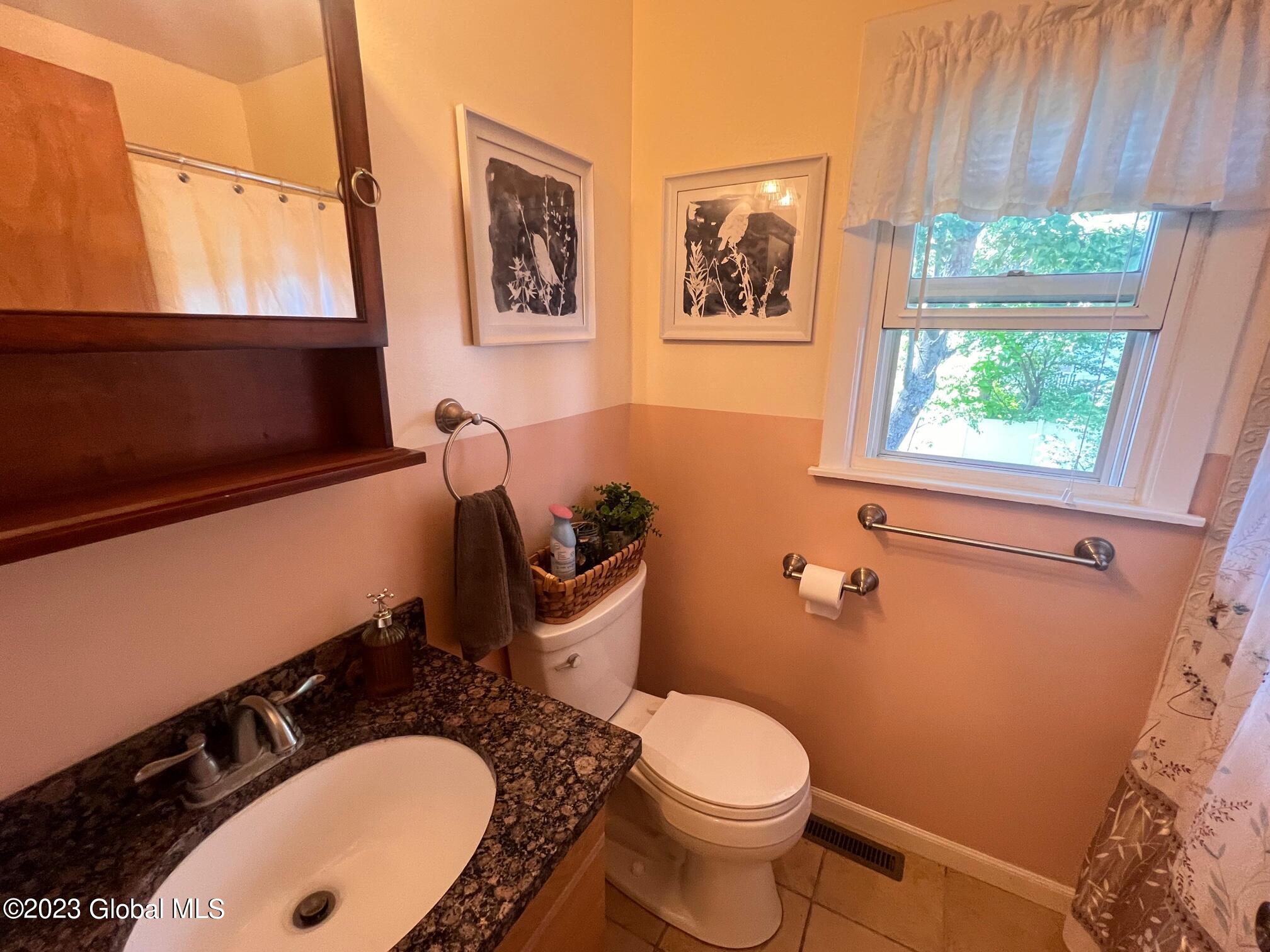 16 Space Boulevard Colonie, NY 12205 - Photo 18 of 26 IMG_1488