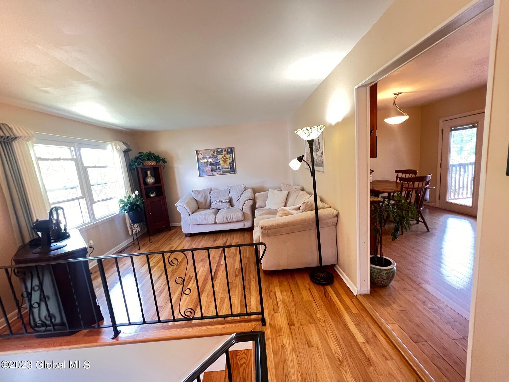 16 Space Boulevard Colonie, NY 12205 - Photo 4 of 26 IMG_1480