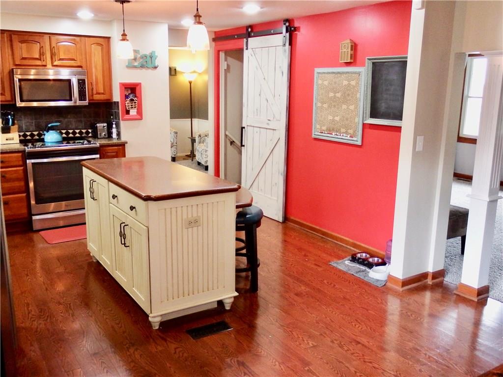 917 Ralston Road Indianapolis, IN 46217 - Photo 7 of 45 Gallery Image 7