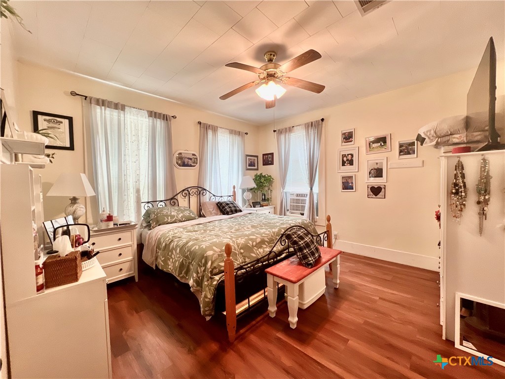 319 Smith Street Gonzales, TX 78629 - Photo 12 of 26