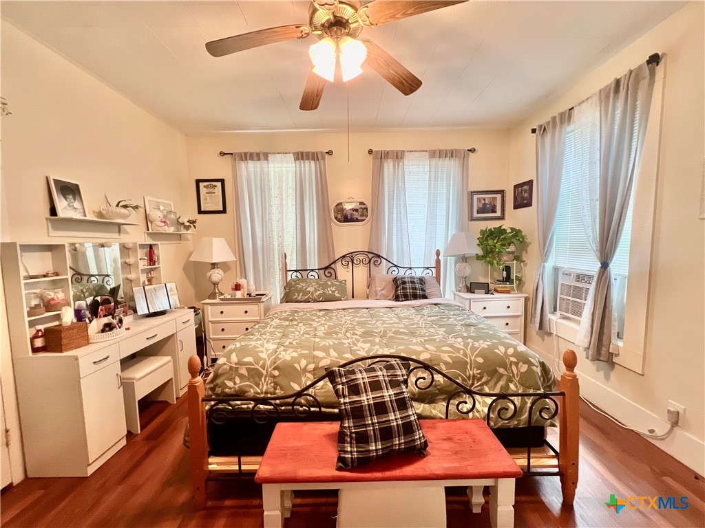 319 Smith Street Gonzales, TX 78629 - Photo 13 of 26