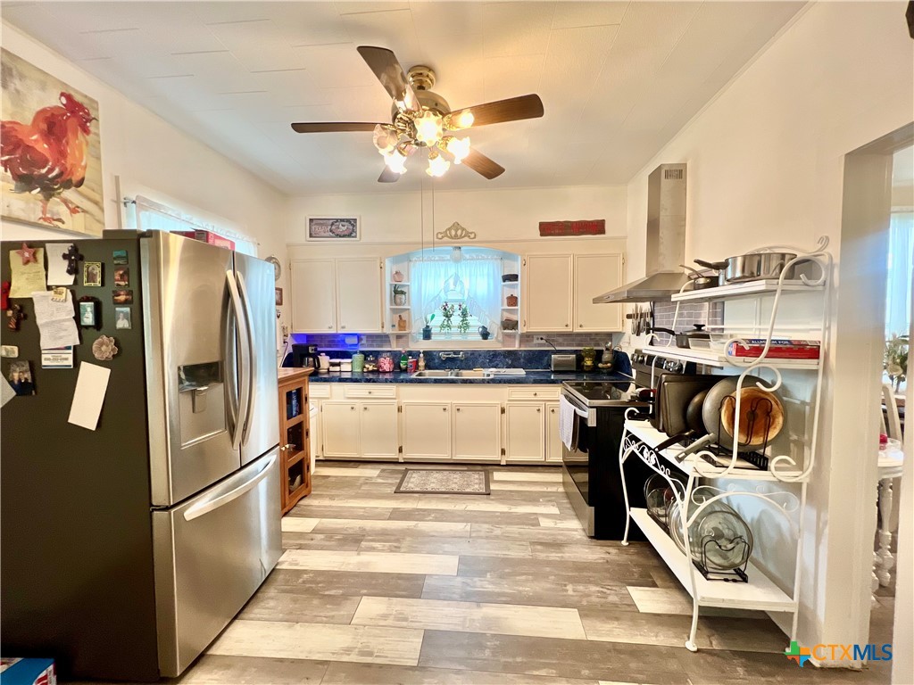 319 Smith Street Gonzales, TX 78629 - Photo 14 of 26