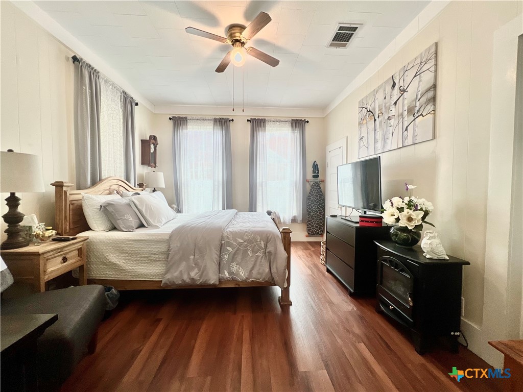 319 Smith Street Gonzales, TX 78629 - Photo 10 of 26