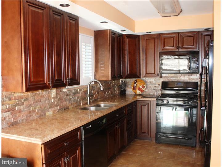 923 Sage Road West Chester, PA 19382 - Photo 10 of 17 Kitchen