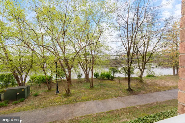 $325,000 | 2607 Chapel Lake Drive, Unit 107, Gambrills, MD 21054