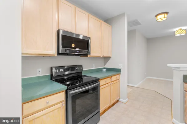$325,000 | 2607 Chapel Lake Drive, Unit 107, Gambrills, MD 21054