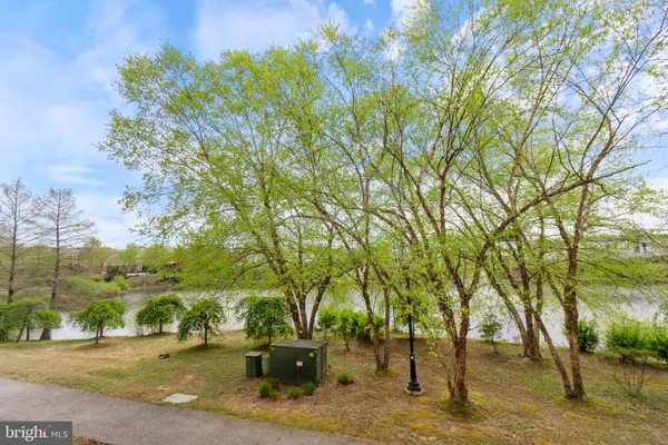 $325,000 | 2607 Chapel Lake Drive, Unit 107, Gambrills, MD 21054