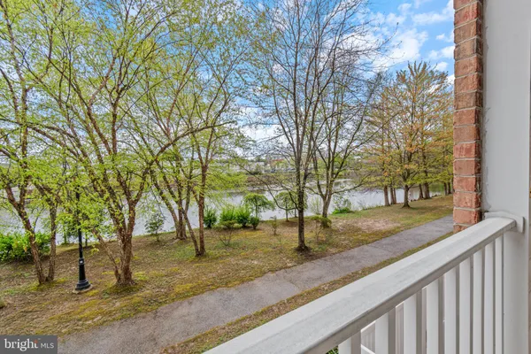 $325,000 | 2607 Chapel Lake Drive, Unit 107, Gambrills, MD 21054