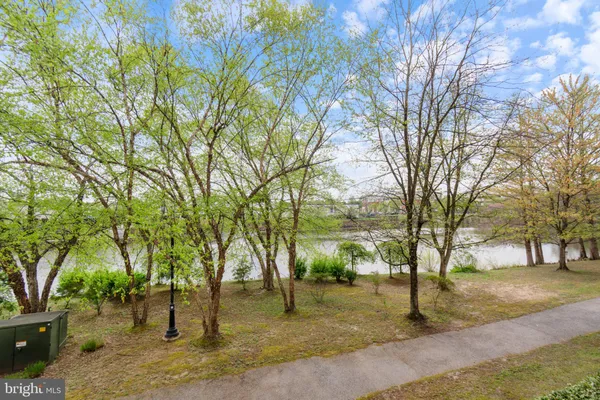 $325,000 | 2607 Chapel Lake Drive, Unit 107, Gambrills, MD 21054