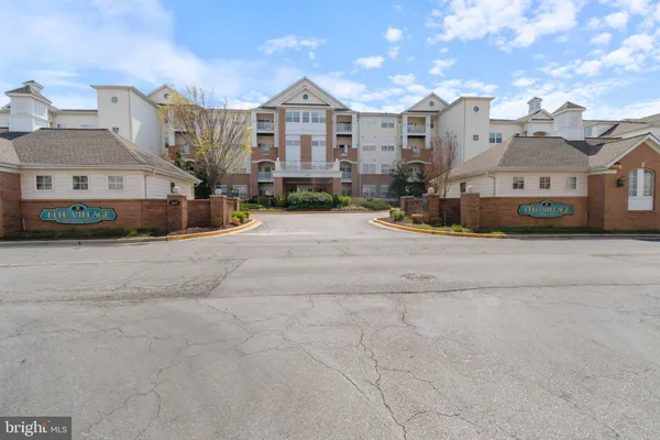 $325,000 | 2607 Chapel Lake Drive, Unit 107, Gambrills, MD 21054