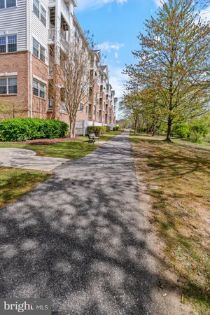 $325,000 | 2607 Chapel Lake Drive, Unit 107, Gambrills, MD 21054