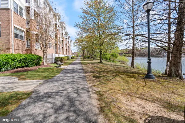 $325,000 | 2607 Chapel Lake Drive, Unit 107, Gambrills, MD 21054
