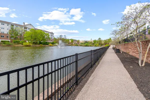 $325,000 | 2607 Chapel Lake Drive, Unit 107, Gambrills, MD 21054