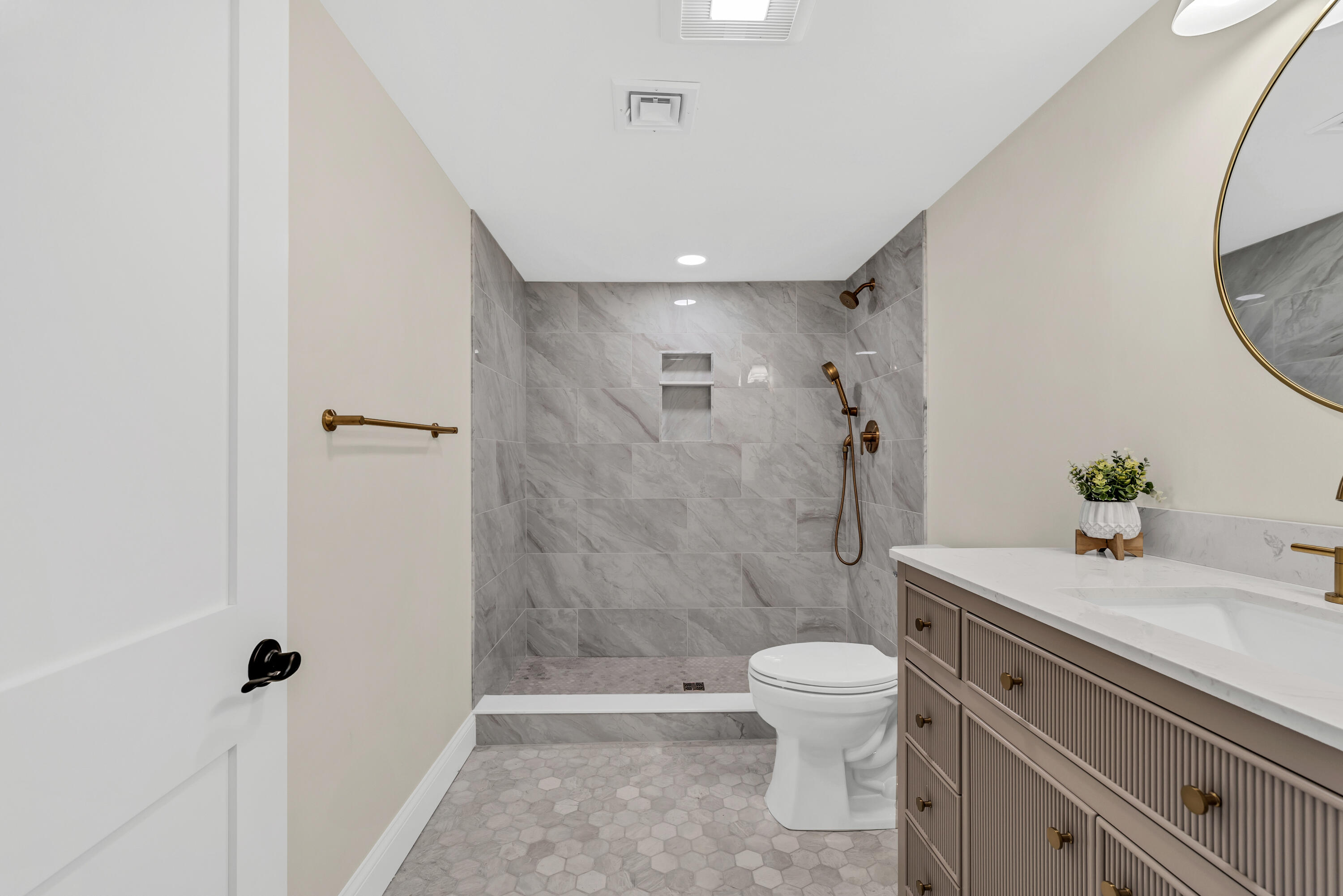 91 Depot Road West West Harwich, MA 02671 - Photo 13 of 28 47-IMGP1073