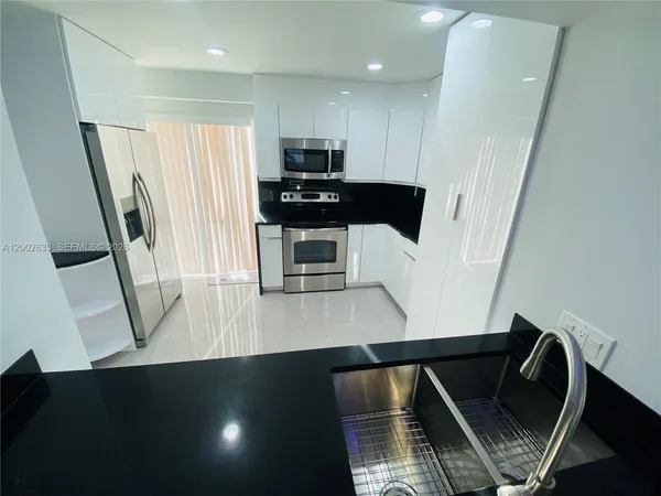 $2,500 | 199 Southwest 12th Avenue, Unit 501C, Miami, FL 33130