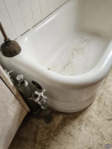 $60,000 | 605 Southwest 8th Avenue, Topeka, KS 66612