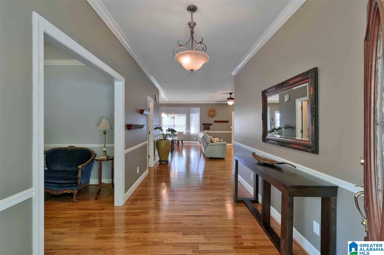 151 Huntington Trace Anniston, AL 36207 - Photo 3 of 33