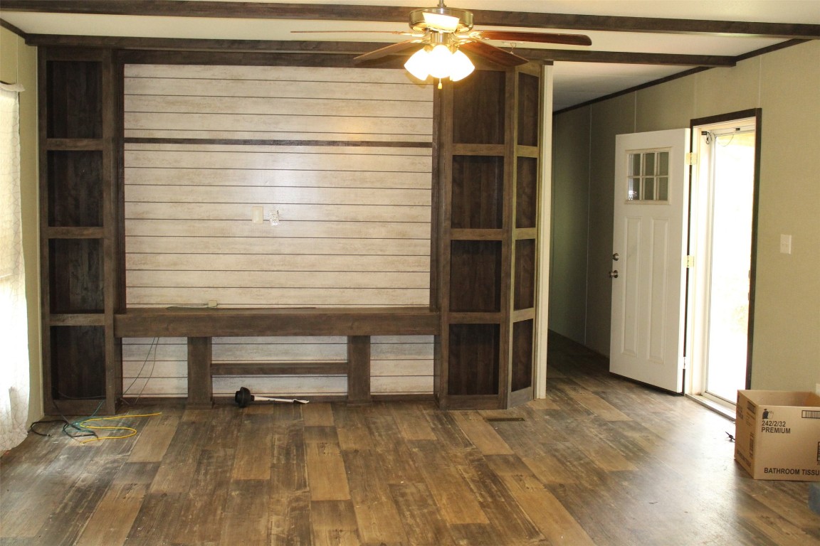 555 Beaver Run Grapeland, TX 75844 - Photo 7 of 21 a view of a livingroom with furniture and a window