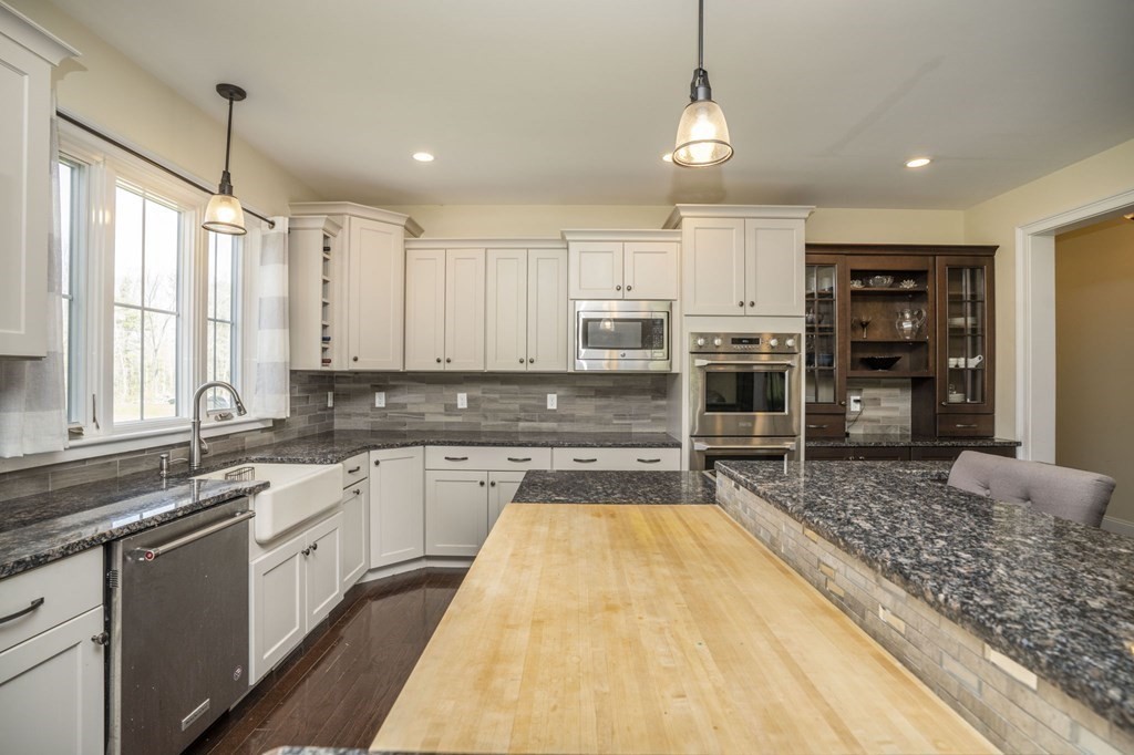 145 Mendall Road Acushnet, MA 02743 - Photo 8 of 42
