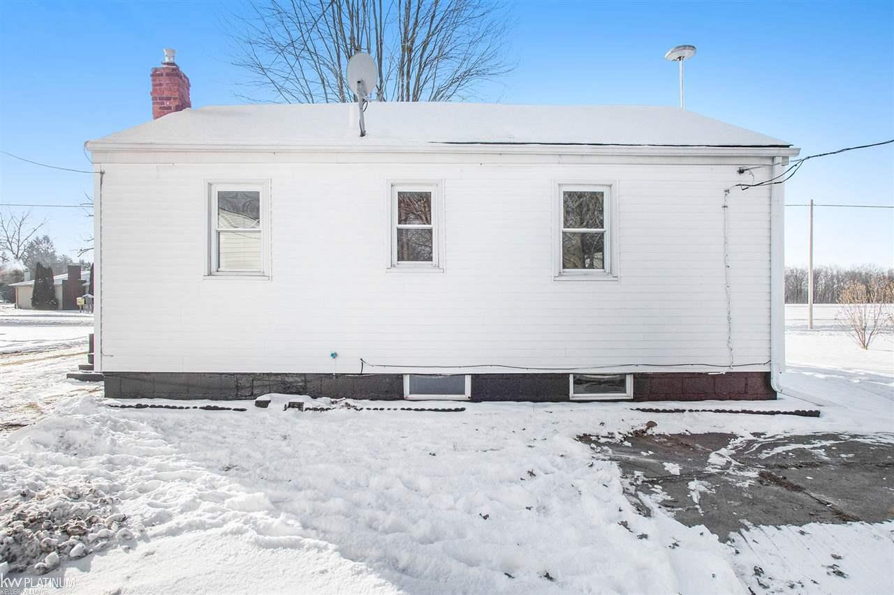 34725 Pratt Road Memphis, MI 48041 - Photo 3 of 16 50064880-2.JPG