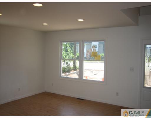 170 Parsonage Road Edison, NJ 08837 - Photo 3 of 10 Gallery Image 3